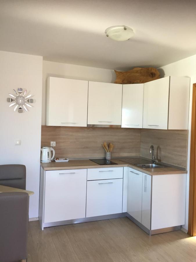 Apartments Mare Пунат Экстерьер фото