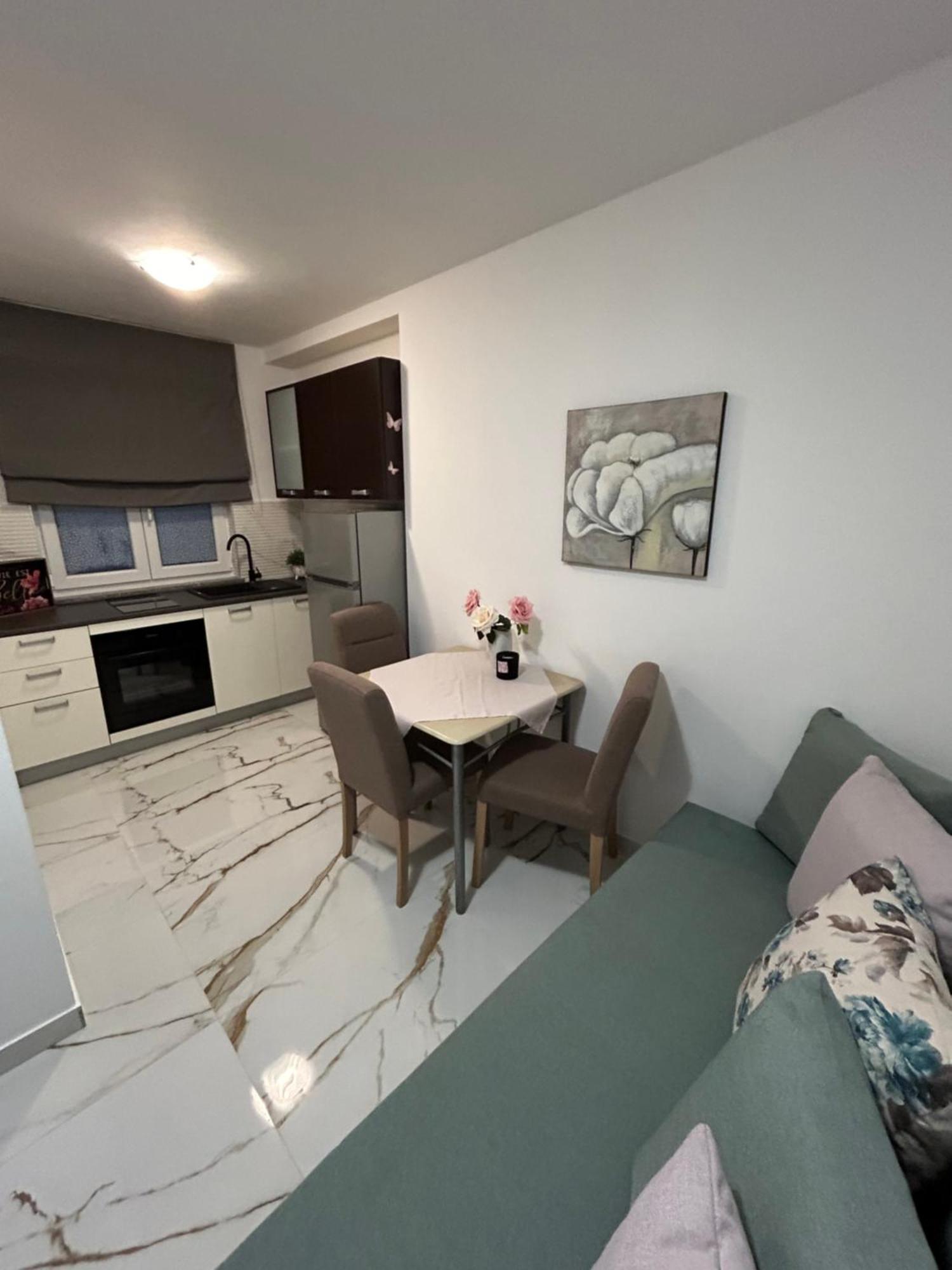 Apartments Mare Пунат Экстерьер фото