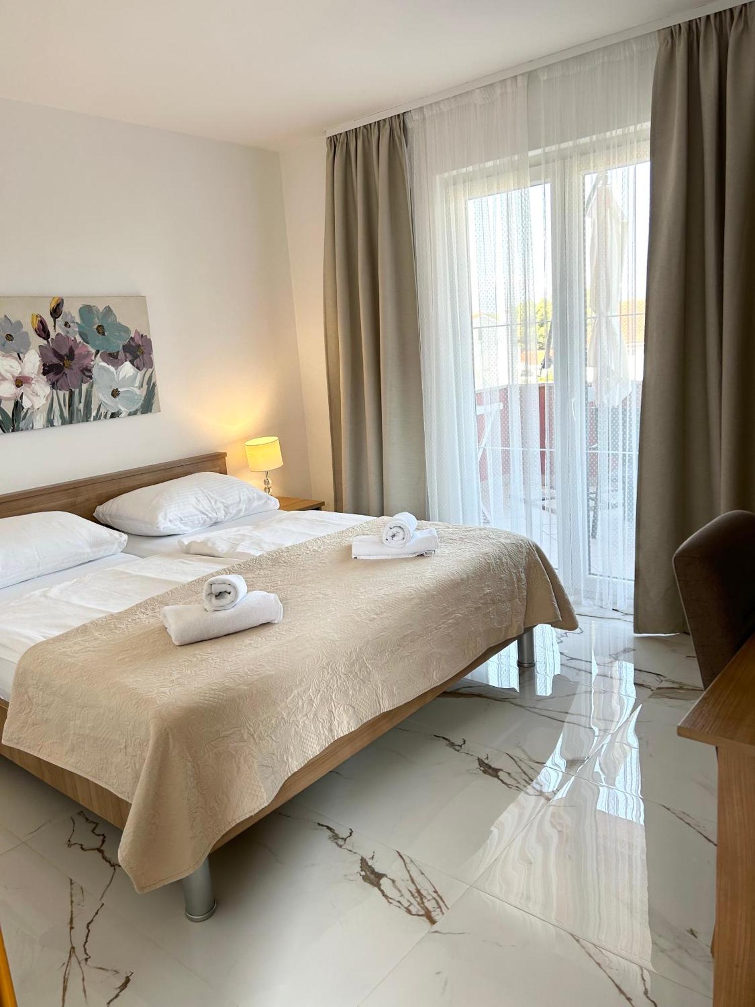 Apartments Mare Пунат Экстерьер фото