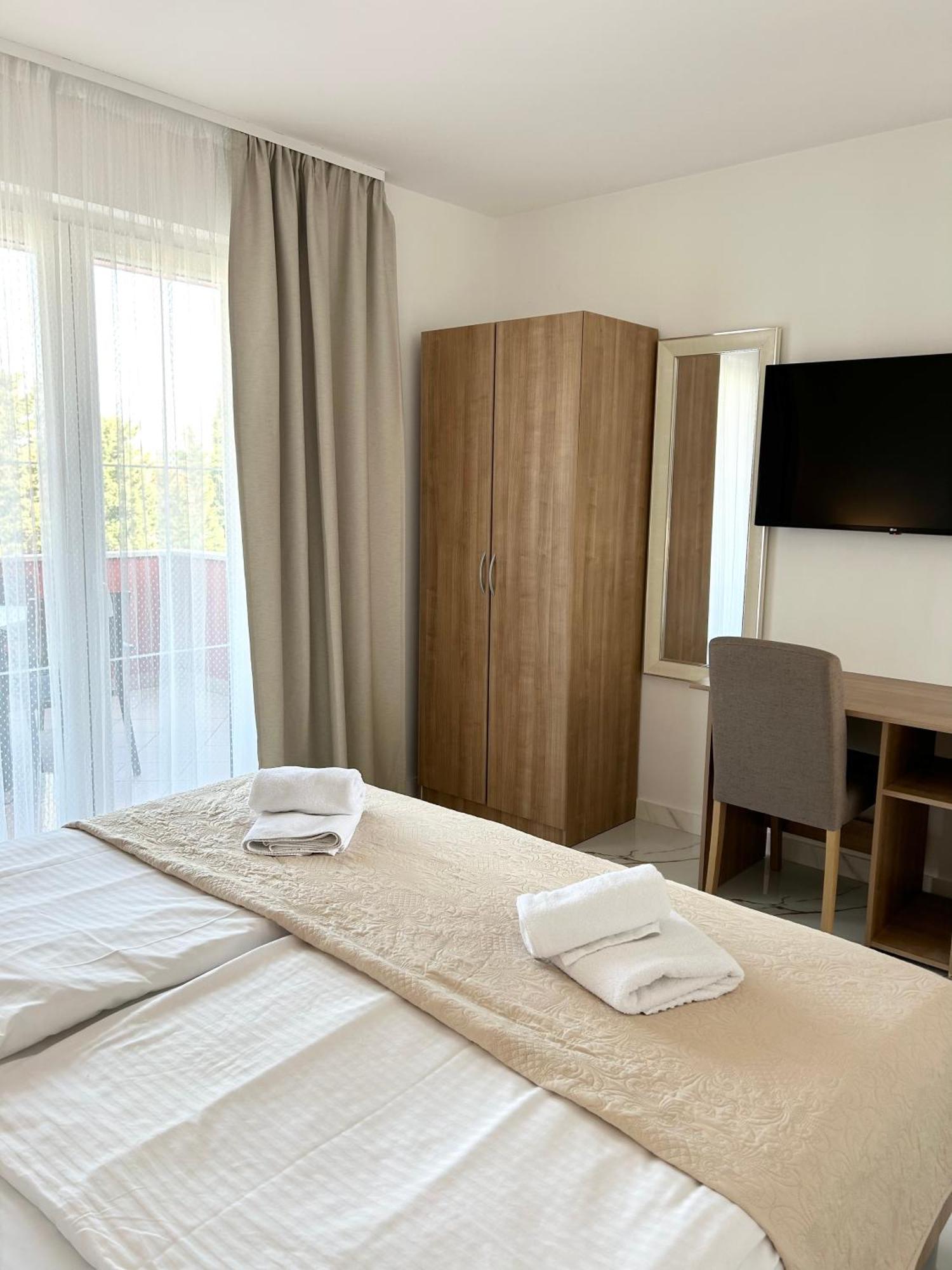 Apartments Mare Пунат Экстерьер фото